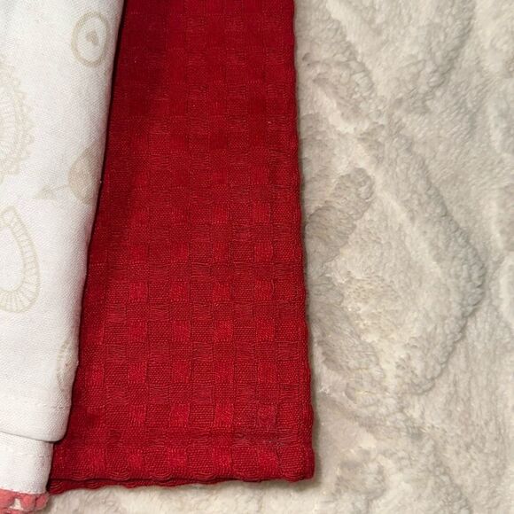 Letters of LOVE White Red XOXO Embroidered Cotton Blend Kitchen Towels set of 3 - Picture 5 of 11